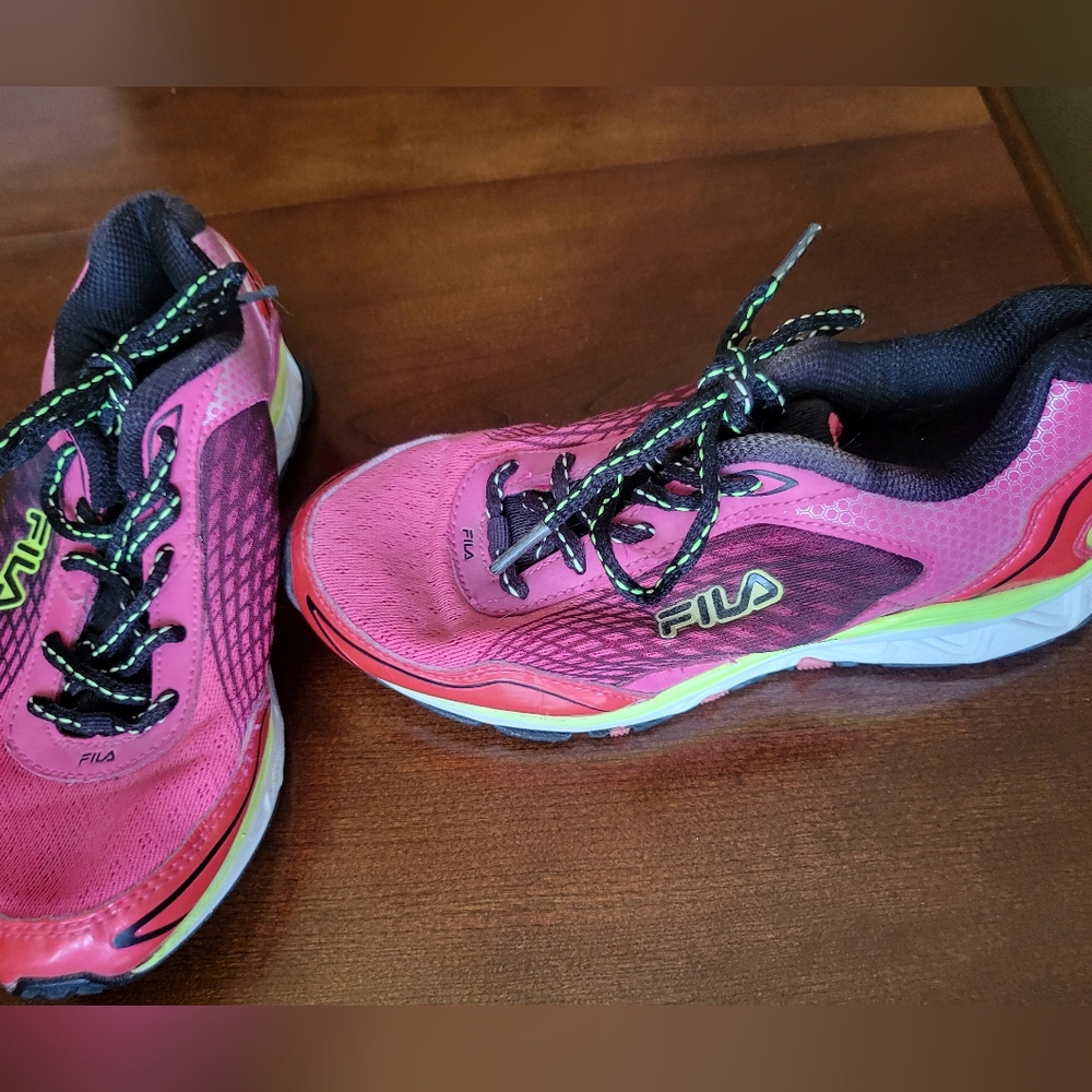 Fila girls sneakers size 3
